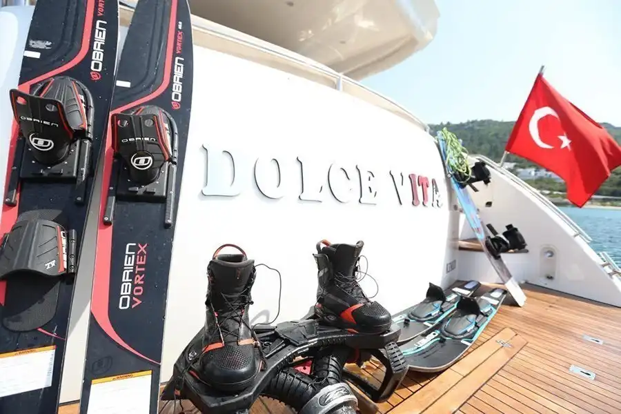 Kemer Yat Kiralama 22m Princess 67